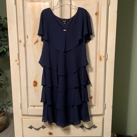 Ladies Cocktail Dress - Picture 2 of 6